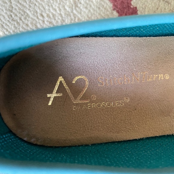 PRICE DROP! AEROSOLES A2 Ballet Flats - Blue with Gold Buckle - Size 9M - Picture 10 of 14